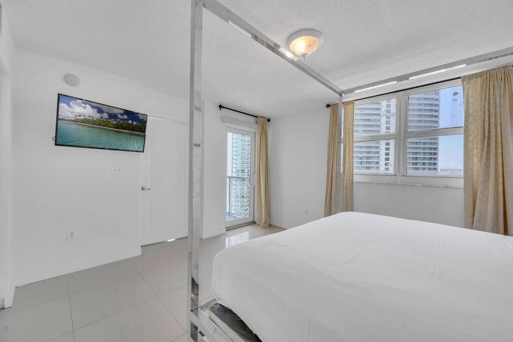 Апартаменти Luxurious Private Unit With Parking Маямі Екстер'єр фото