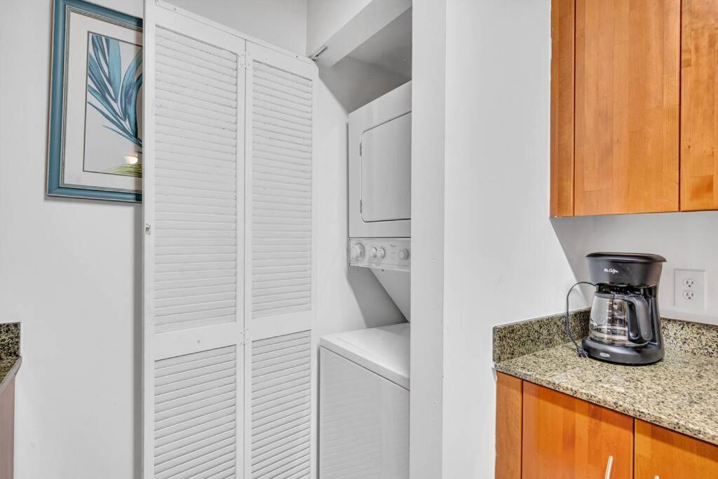 Апартаменти Luxurious Private Unit With Parking Маямі Екстер'єр фото