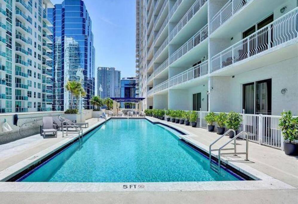 Апартаменти Luxurious Private Unit With Parking Маямі Екстер'єр фото